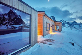 Lofoten luxury home with sauna